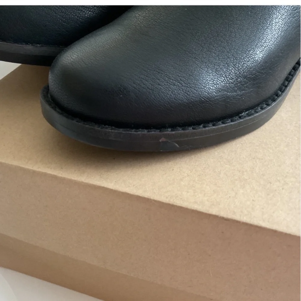 UGG CAMILE ANKLE Moto Biker Black Leather Boots Size 5.5 New - Picture 12 of 14